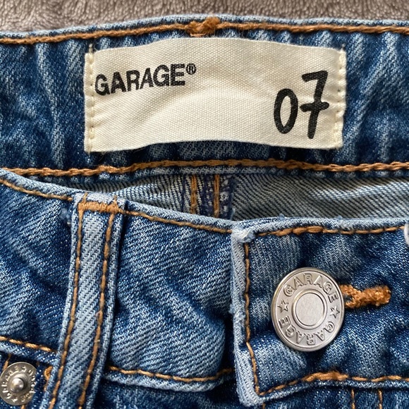 Mom Jeans - Picture 3 of 3